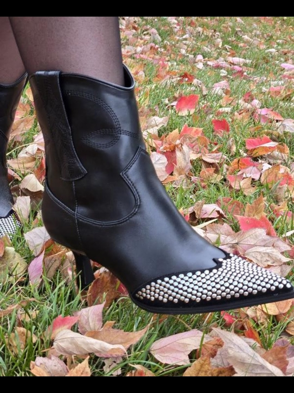 NWT! Circus NY by Sam Edelman BLACK Studded Kitten-Heel Western Booties Sz 11M